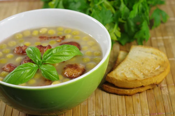 Sopa de ervilha apetitosa — Fotografia de Stock