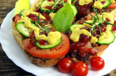 etli iştah açıcı sandviç 