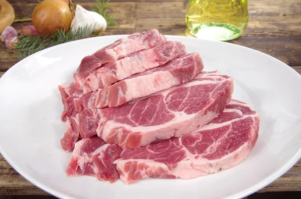 Raw chuck steak — Stock Photo, Image