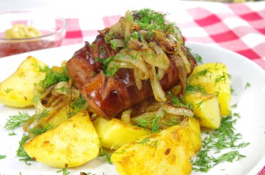 domuz sosisi patates ile 