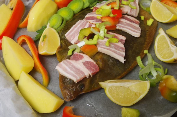 Lenguado de pescado crudo —  Fotos de Stock