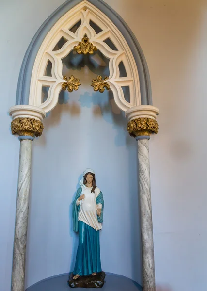 Estátua de Maria em Alcove — Fotografia de Stock