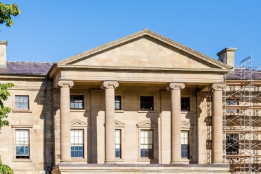 Dış Cephe İskele ile taş müze