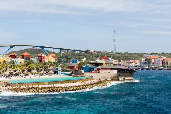 Végtelenített medence a Curacao — Stock Fotó