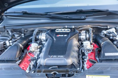 Audi V8 motor