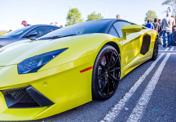 Żółty Lamborghini w Show samochodowego — Zdjęcie stockowe