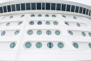 Eğri köprü Windows altında birçok kabinlerin