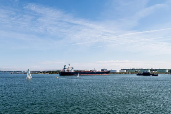 Tanker by Sailboats — Stock Photo, Image