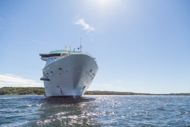 Cruise gemi güneş açı altında