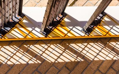 Tuğla üzerinde pas