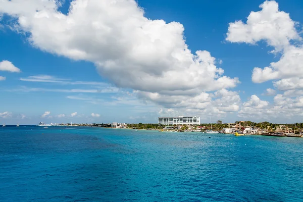 Felhők felett Cozumel part — Stock Fotó