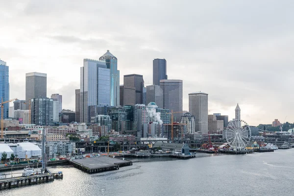 Kusten i Seattle med pariserhjul — Stockfoto