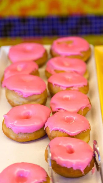 Rosado donas heladas — Foto de Stock