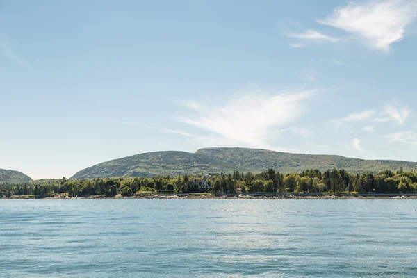 Maine Coast met een Tudor-herenhuis — Stockfoto