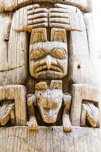 Oude dierlijke Totem — Stockfoto