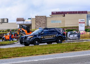 Hastanenin yanındaki kazada şerif.