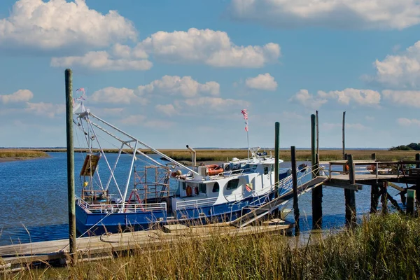 Shrimp Boat am Marsh Dock — Stockfoto