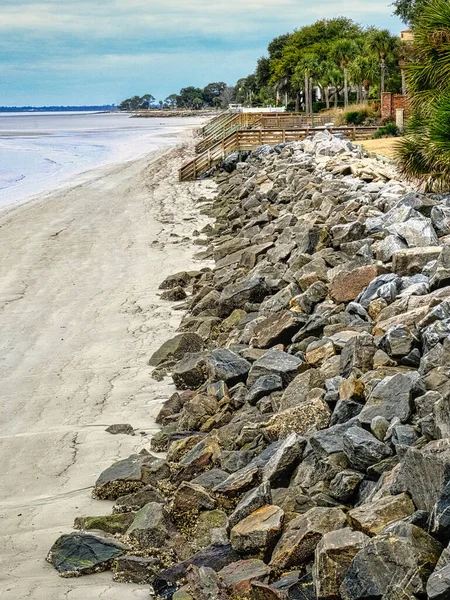 Rock Seawall Along Coastal Park — Stock Photo, Image