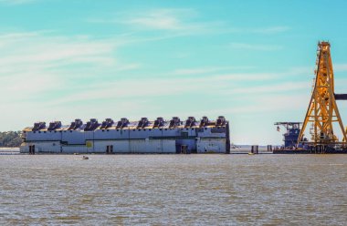 Alabora edilen şilep ve turna