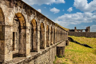 Tepedeki Taş Kemerler