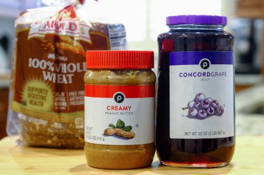 Fıstık Ezmesi, Jöle ve Ekmek