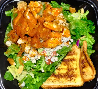 Bufalo Tavuk Salatası