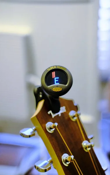 Snark Guitar Tuner on Taylor Guitar Headstock — Stock Photo, Image