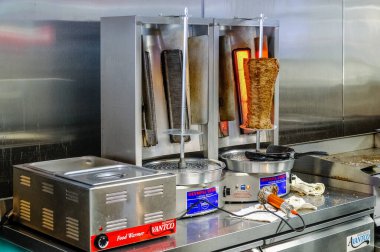 Yerel bir kafede Gyro Grill