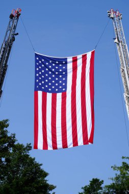 CUMING, GEORGIA - 10 Eylül 2021: Gürcistan 'ın Cumming kentindeki Fowler Parkı' nda, 9-11 'e düzenlenen terörist saldırıların 20. yıldönümü anma töreni düzenlendi..