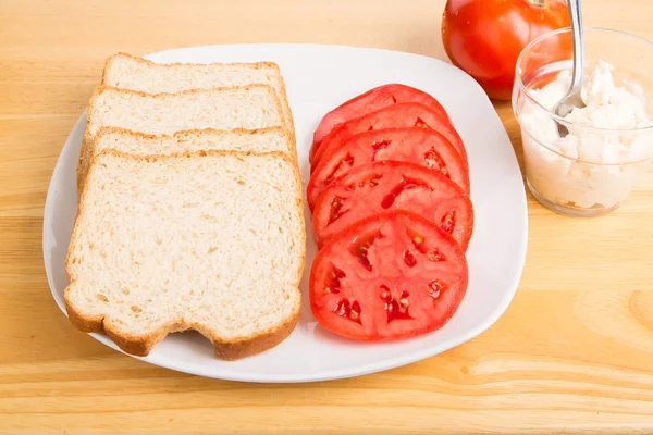 Pane affettato e pomodori per panini — Foto Stock