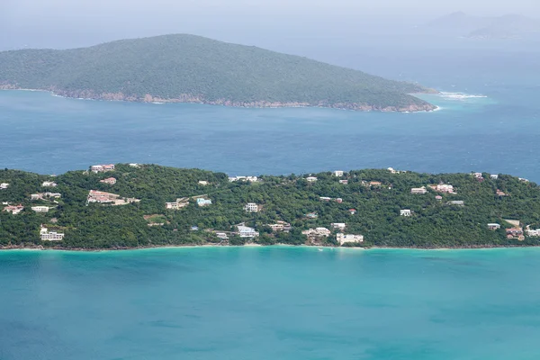 Häuser entlang der Megans Bay — Stockfoto