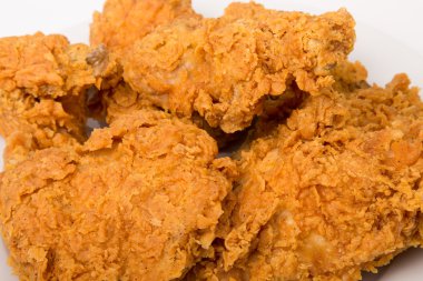 Kızarmış tavuk parçaları kapatın