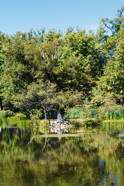 Faro in Lago Verticale — Foto Stock