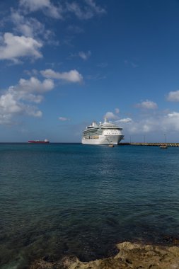 Lüks Yat sakin blue bay demirleyen