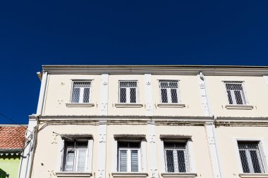 eski windows ile çelik kafes