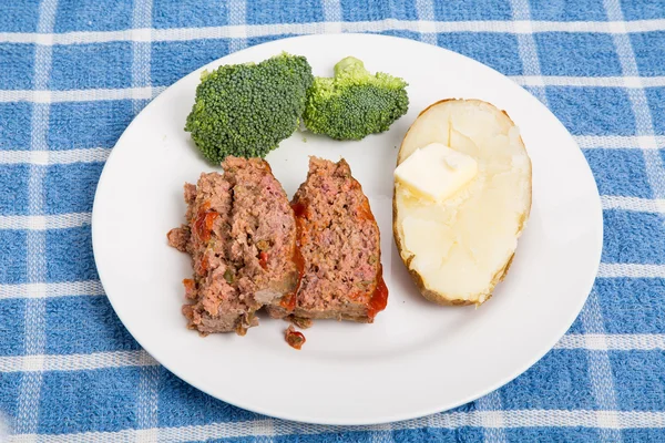 Cina de cartofi din carne și broccoli — Fotografie, imagine de stoc