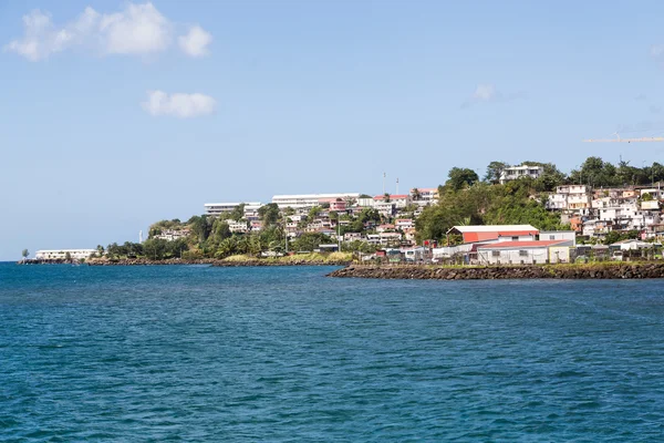 Colorful Buildings on Coast Over Blue Water — Stock Photo, Image