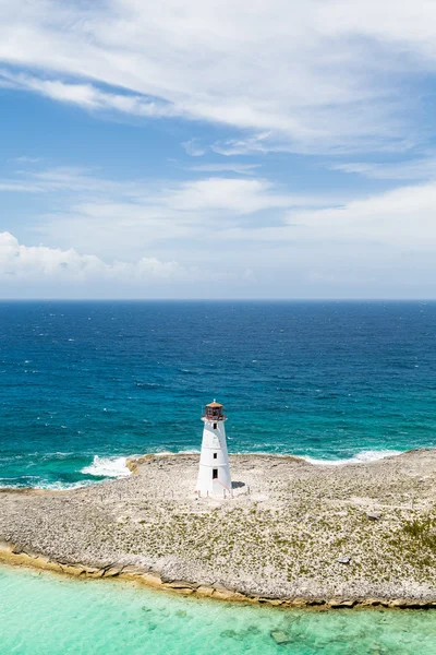 Pequeño faro blanco en Sandy Beach —  Fotos de Stock