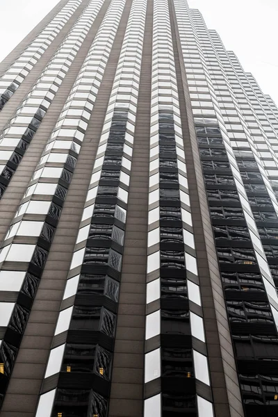 Glas Windows stiger i Chicago skyskrapor — Stockfoto