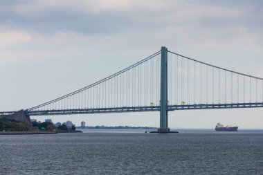 Verrazano Köprüsü bulutlu öğleden sonra