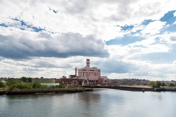 Power Plant Under lysande himmel — Stockfoto