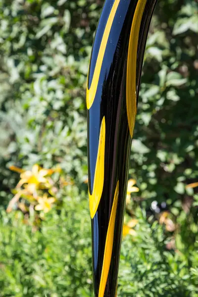 Black and Yellow Glass in Garden — Stock Photo, Image