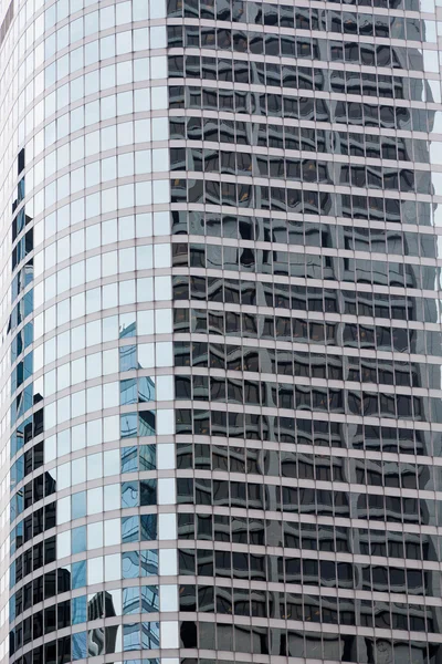 Brunt glas Office Tower i Chicago — Stockfoto