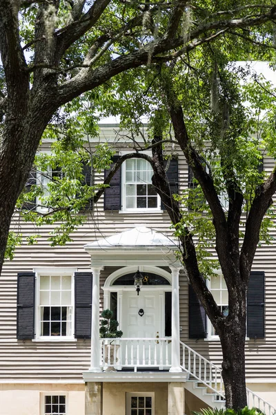 Old Townhouse with Black Shutters — Stock Photo, Image