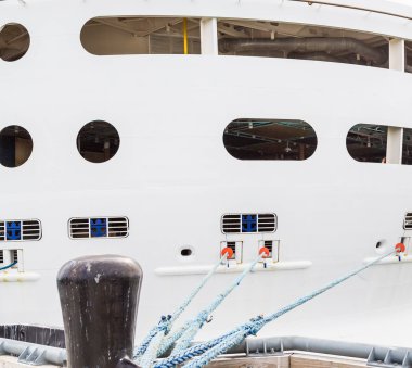 Siyah baba ve beyaz bölme