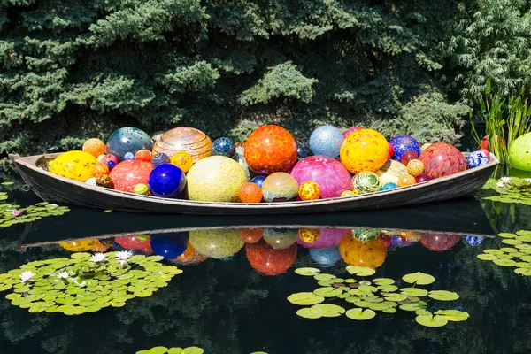 Glazen bollen in kano — Stockfoto