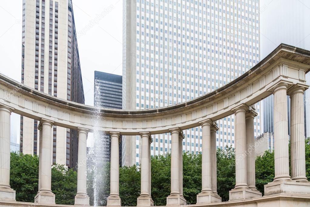 Fountain by Columns in Chicago Park
