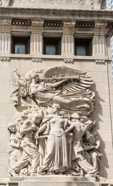 Scultura sul Michigan Avenue Bridge — Foto Stock