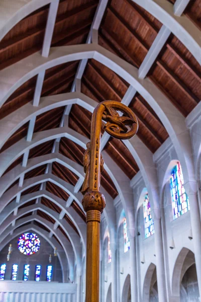 Crosier Under Arches — Stock Photo, Image