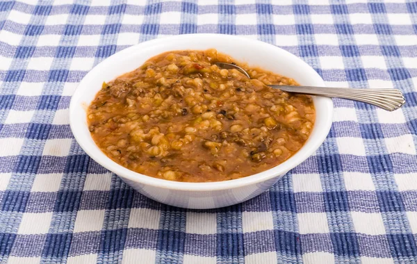 Linzen, bonen en gerst soep — Stockfoto